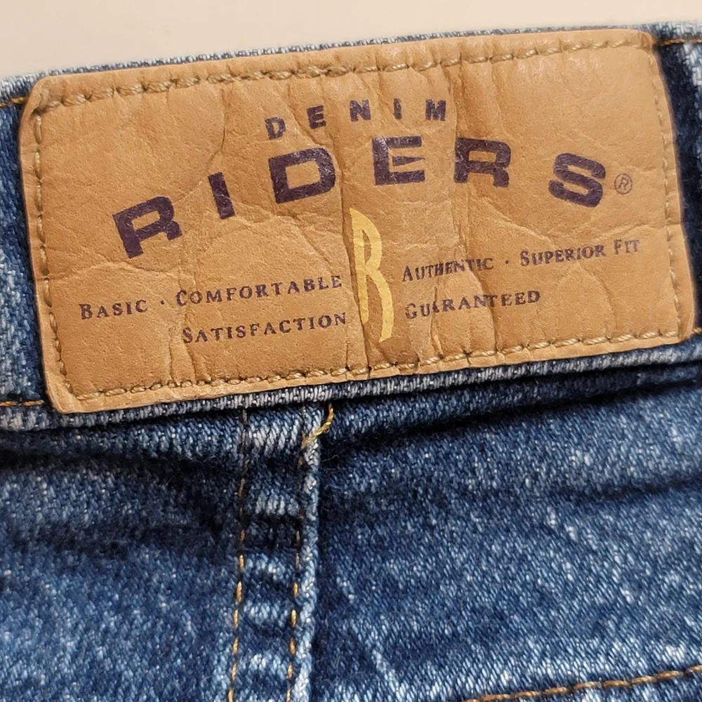 Riders Women's Size 30x30 Blue Tapered Leg Dark Wash 100% Cotton Denim Jeans
